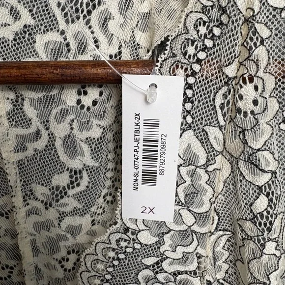 Adore Me 2X Lace Racerback Camisole Top Black Ivory Floral Lingerie NWT - Picture 2 of 5